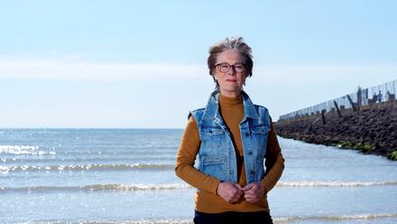 Arita Baaijens im Freien fotografiert