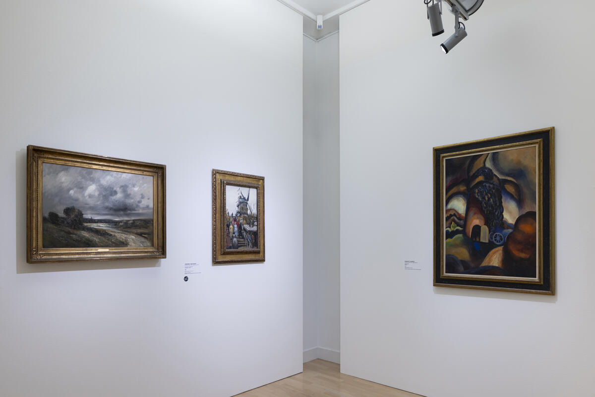 3 schilderijen op witte muren van de collectie