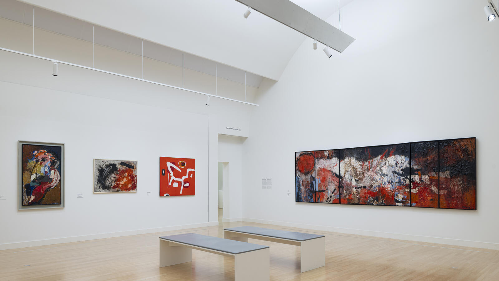 Een overzichtsfoto van een van de zalen van de tentoonstelling Cremer in context