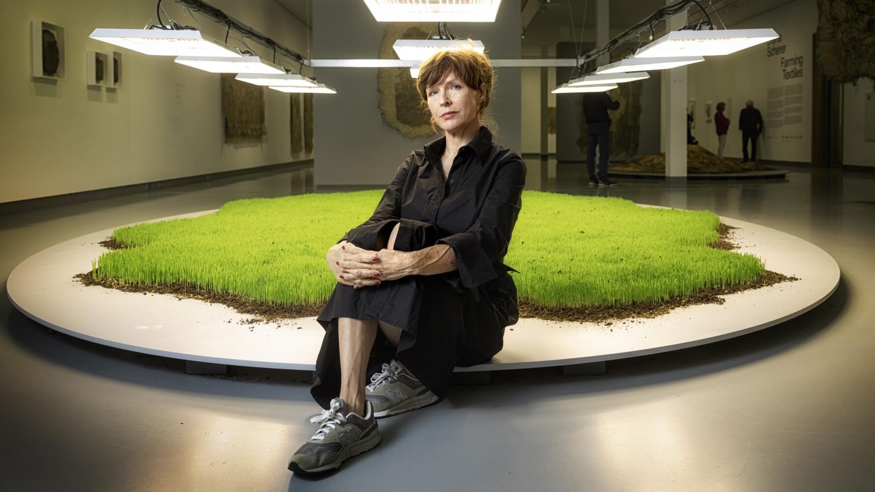 Diana Scherer voor haar werk